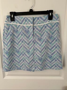 Izod Women’s Chevron Print Skort with White Trim - Blue/Turquoise size 2